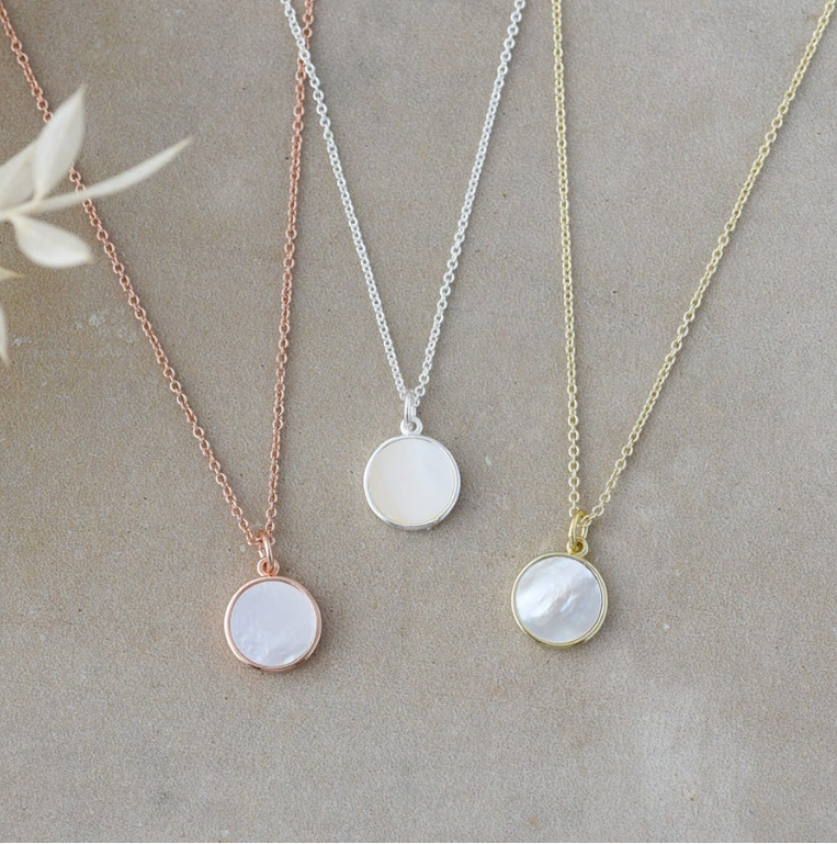 Alluring Necklace - Mother of Pearl